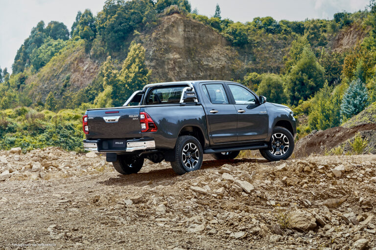 HILUX-2023-DESEMPEÑO-02