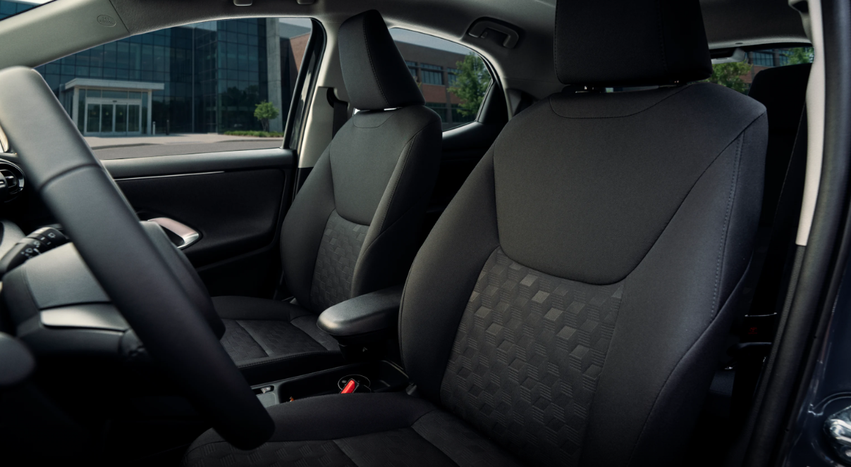 Interior Toyota Yaris HB – asientos y habitáculo