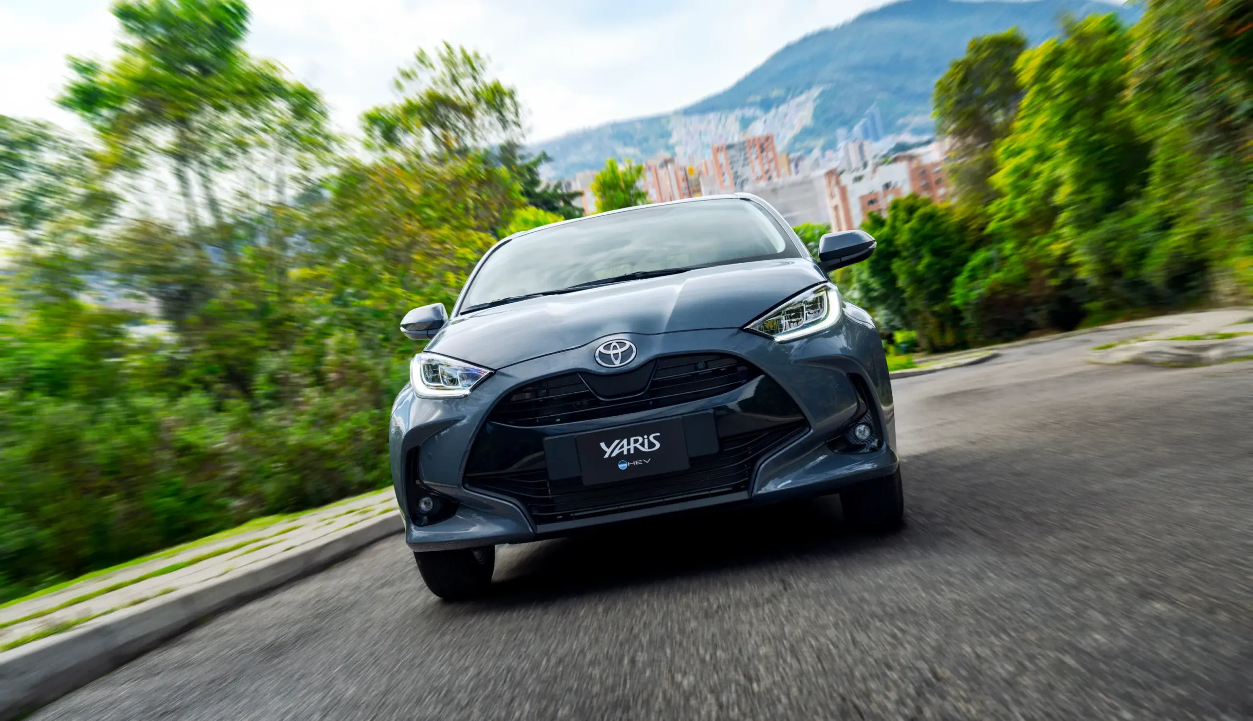 Toyota Yaris HB exterior 3