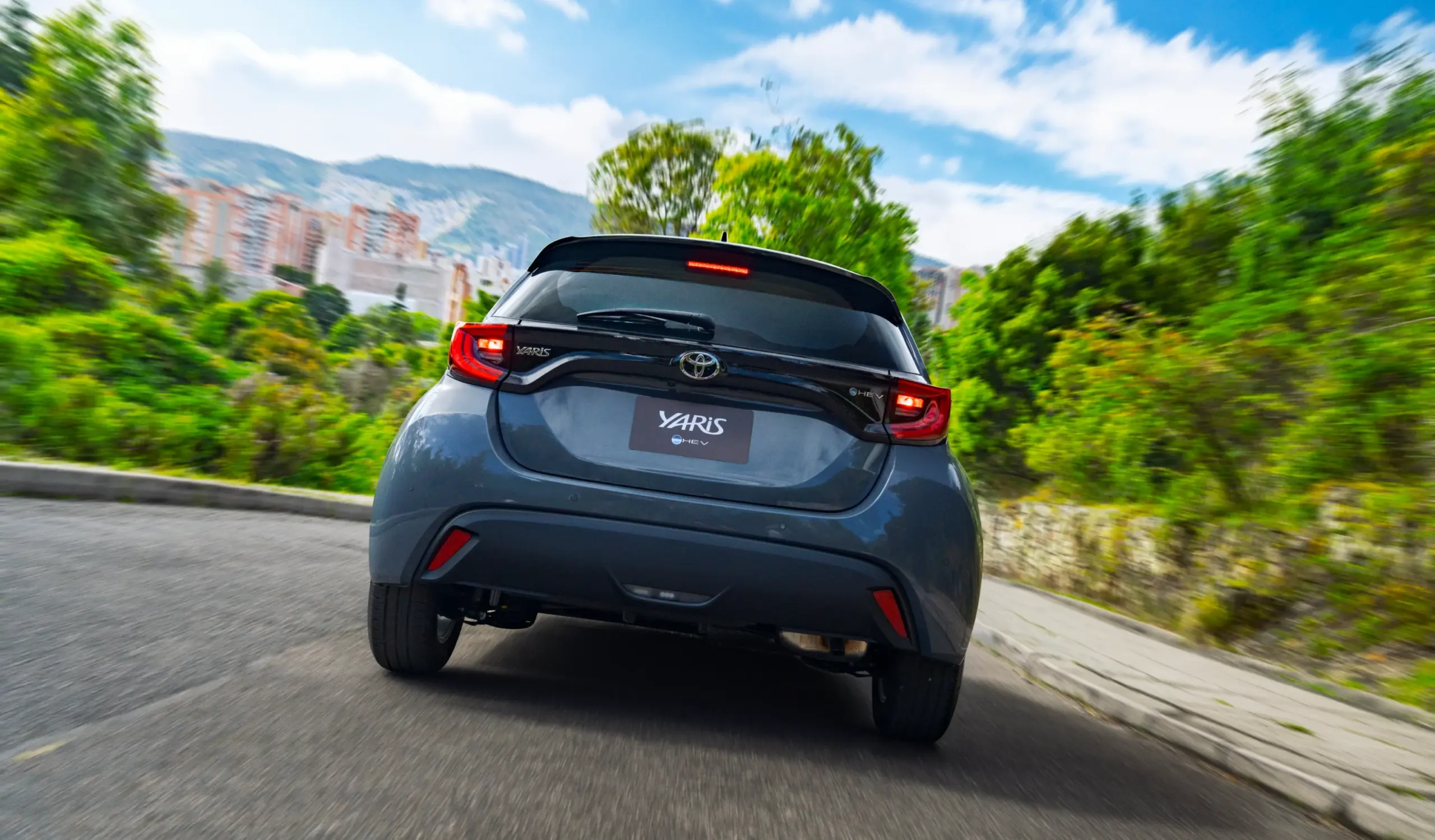 Toyota Yaris HB exterior 4