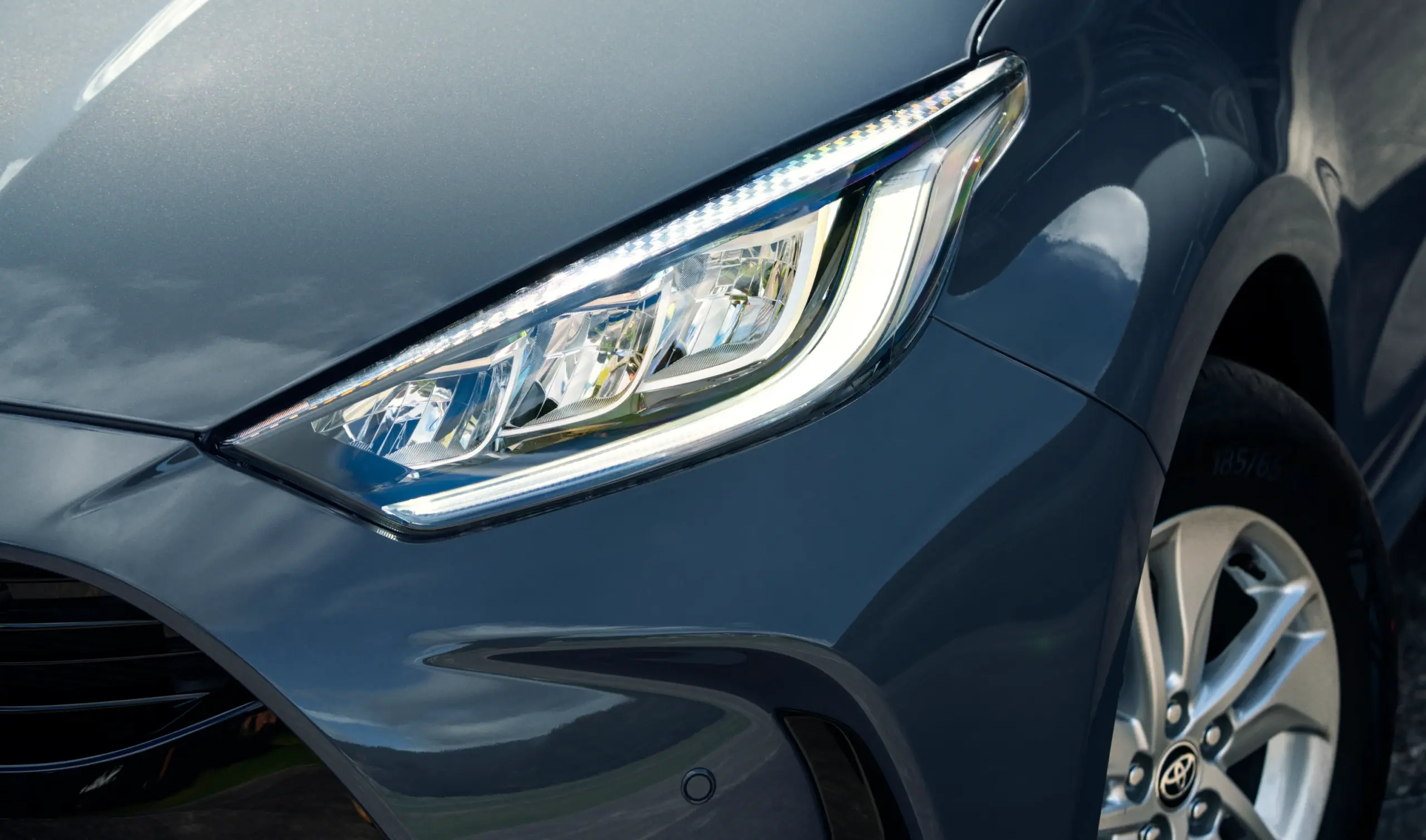 Toyota Yaris HB exterior 5